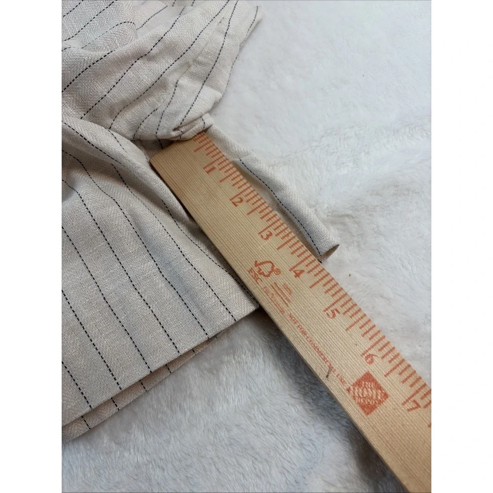 Banana Republic tailored silhouette